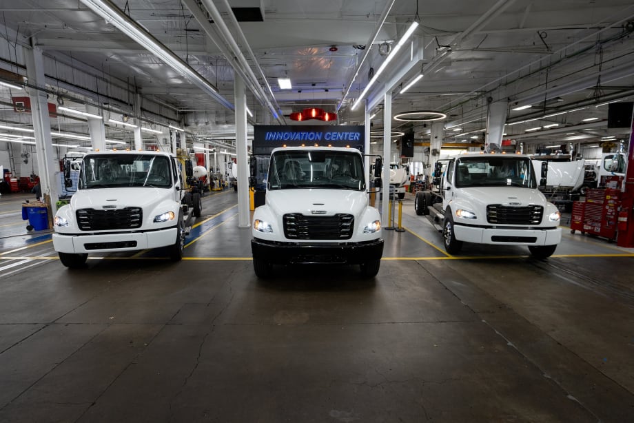 eM2: Daimler's Medium-Duty Delivery EV Begins Production