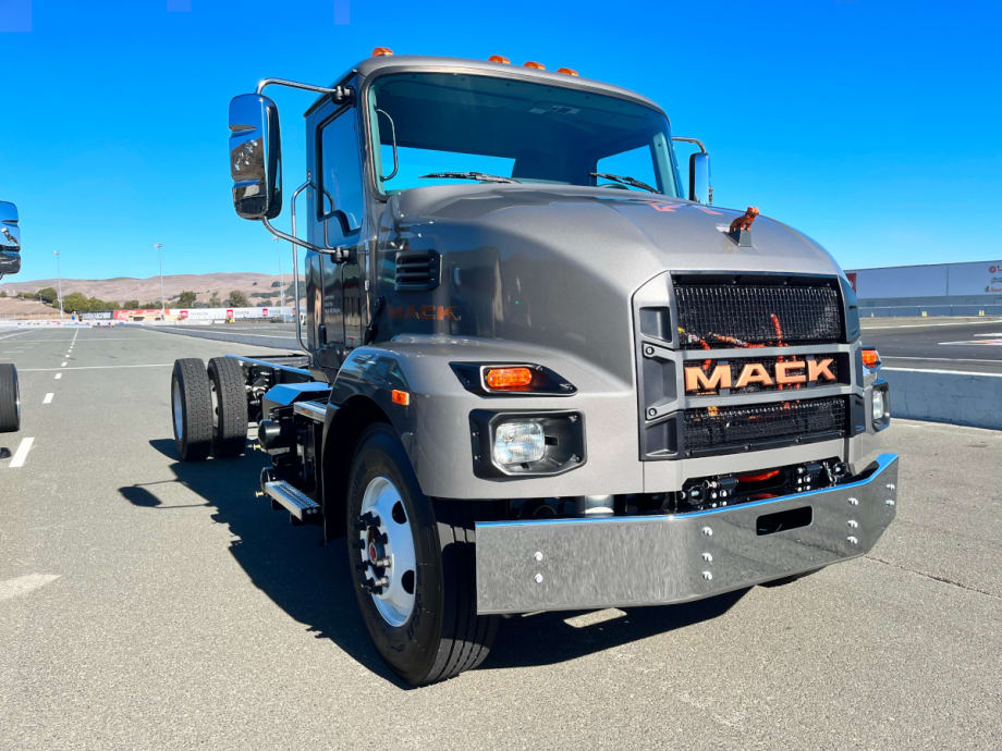 Mack's MD Electric Simplifies Fleet Transition from Fossil Fuel