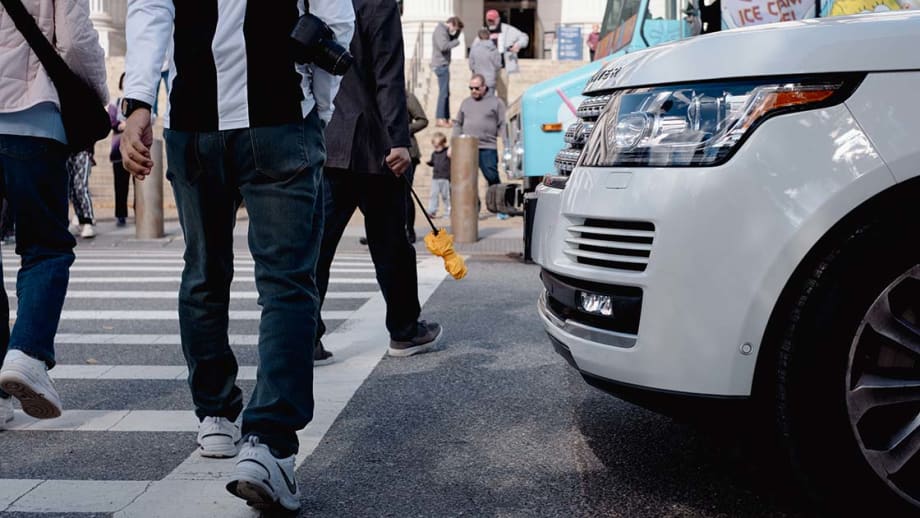 New IIHS Research Shows These Vehicles Pose Greater Risk to Pedestrians