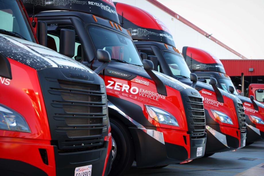 Coca-Cola Bottler Goes Green with Freightliner eCascadia Trucks