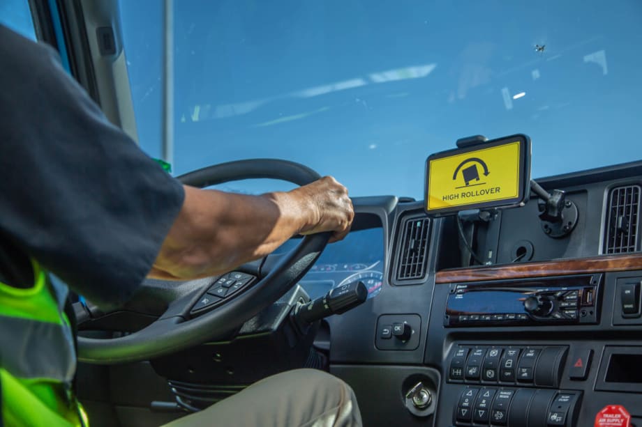 Drivewyze Free Offers In-Cab Driver Safety Alerts