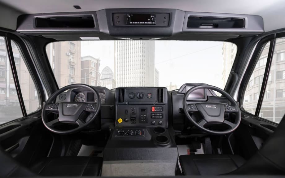 Fontaine's New Premium Sit-Down Dual Drive Conversion for Freightliner Medium-Duty Trucks