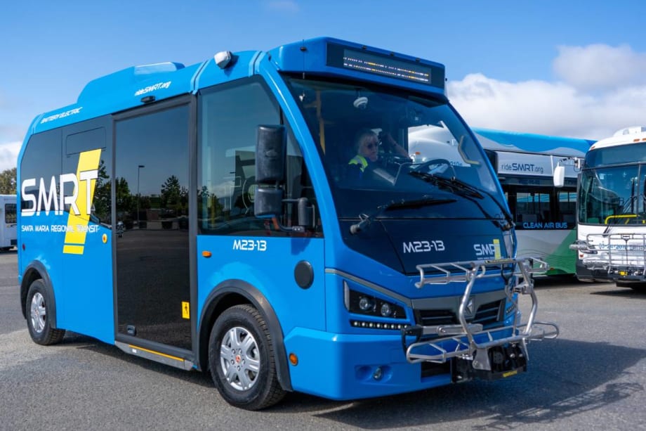 SMRT's microtransit pilot program will allow riders to book trips using the new SMRT Micro app.