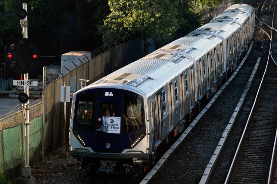 The R211S subway car traveling along the rails of Staten Island.