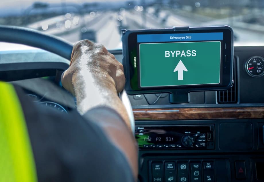 Drivewyze Partners with EZ LYNK to Offer Weigh Station Bypass and Safety Alerts