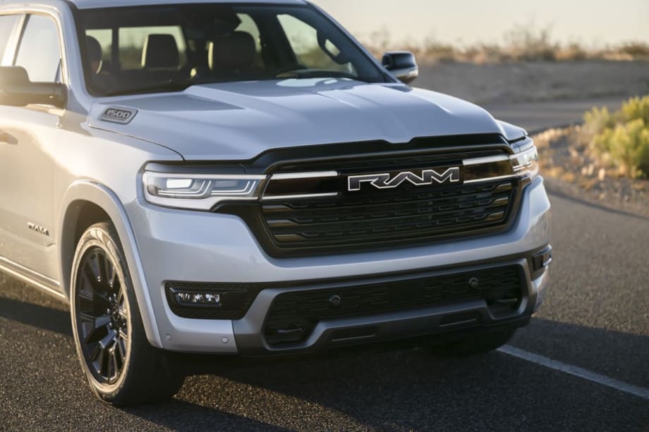2026 Ram 1500 Ramcharger front end