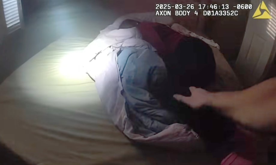 Texas Officers Navigate Smoke-Filled Home to Find Children