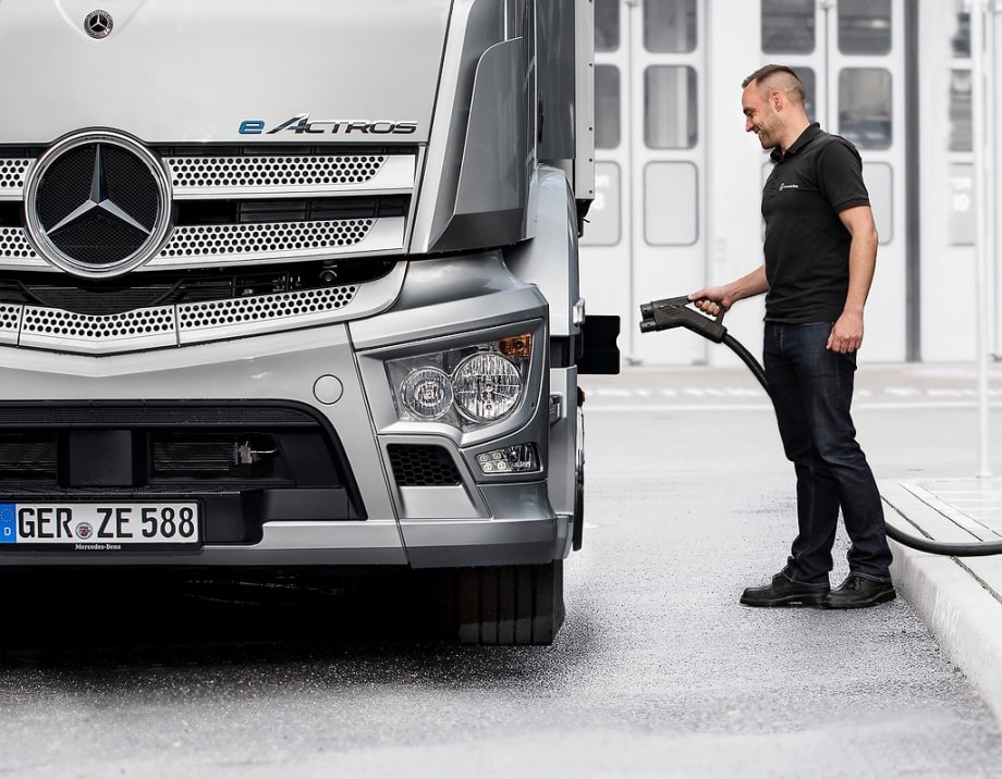 Daimler Truck Pursues Integrated Ecosystem and Charging Infrastructure to Prepare for e-Mobility