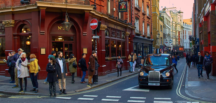 London Officials Grant Uber Probationary License