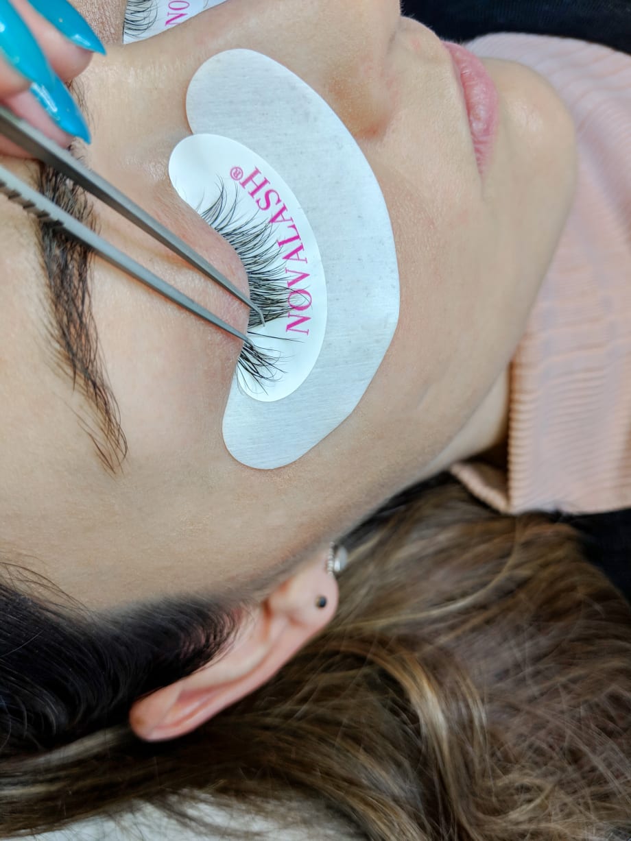 HOW-TO: Applying Lashes to Sensitive Eyes