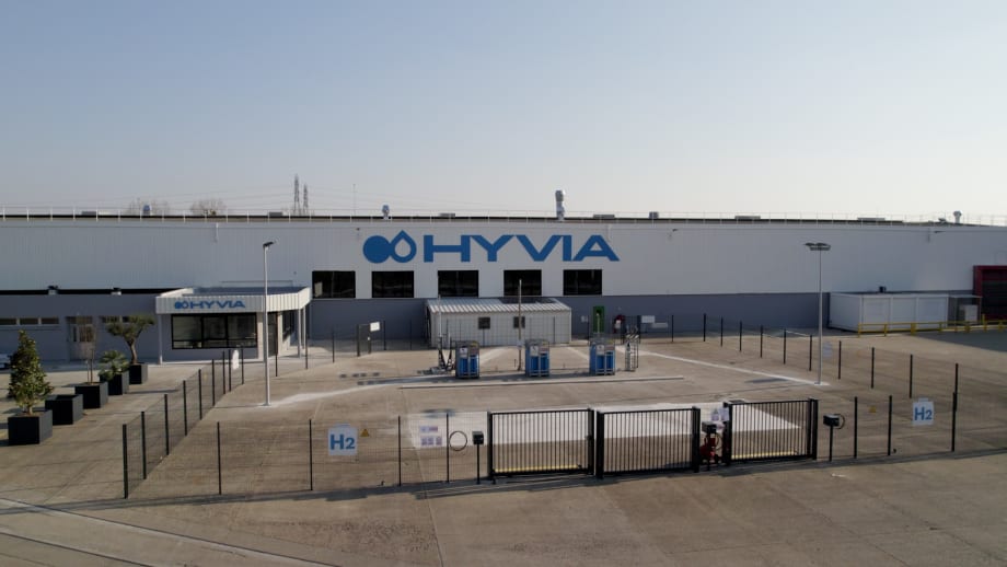 HYVIA Inaugurates First Hydrogen Plant