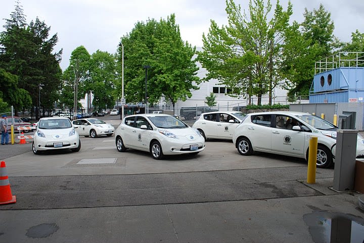Seattle Takes Delivery of First 7 of 35 Nissan Leafs