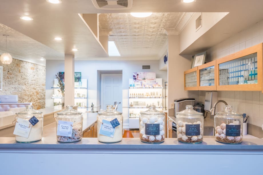 2018 Salons of the Year: Ariahouse Spa @ Razmataz