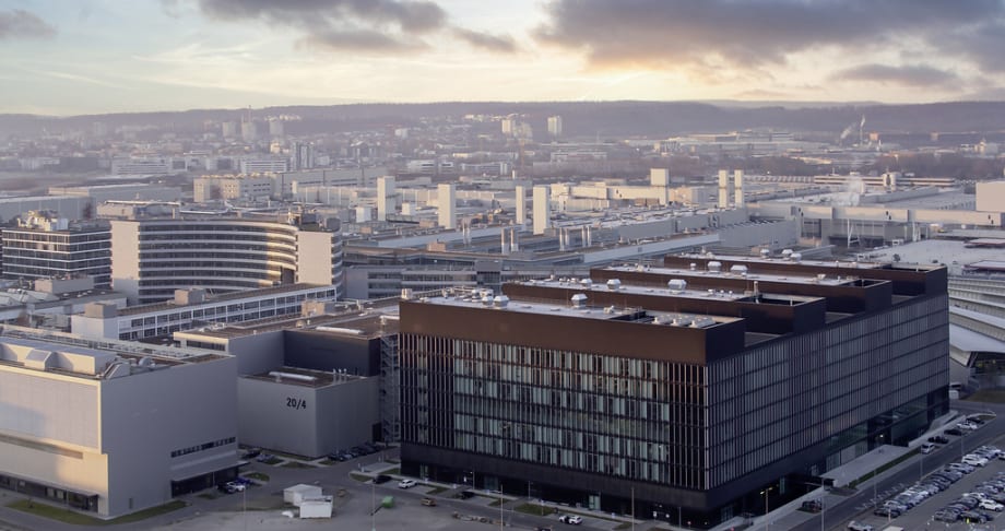Mercedes-Benz Opens Electric Software Hub, Software Integration Factory
