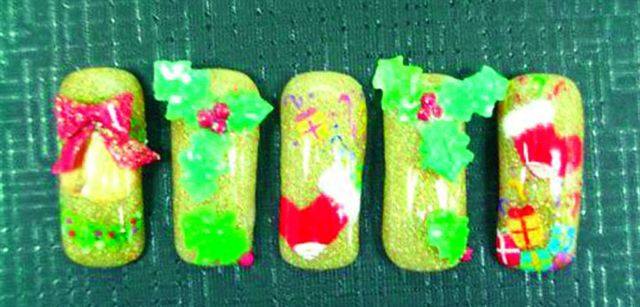 Our Favorite Reader Nail Art for the Winter Holidays