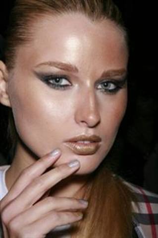 Spring 2010 Nail Trends from Fashion Week