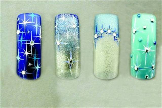 Our Favorite Reader Nail Art for the Winter Holidays