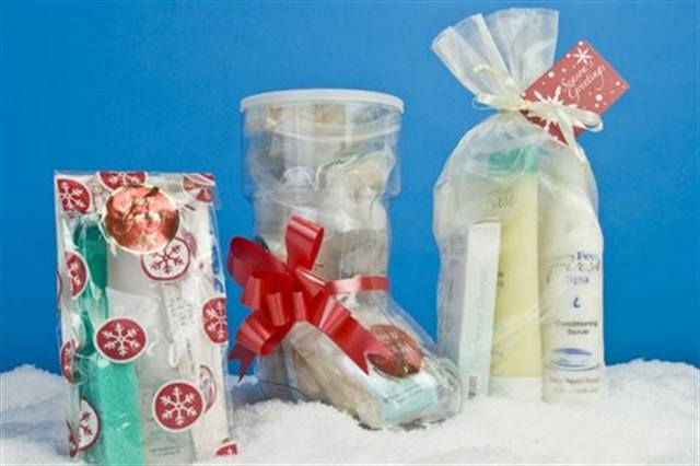 Here Come the Holidays - Gift Ideas and Giveaways for the 2008 Season