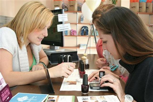 Steps to Hosting a Salon Party