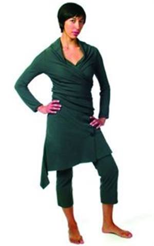 10 Cute Salon Uniforms