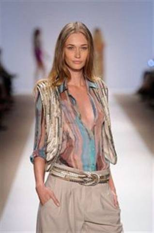 Spring 2010 Nail Trends from Fashion Week