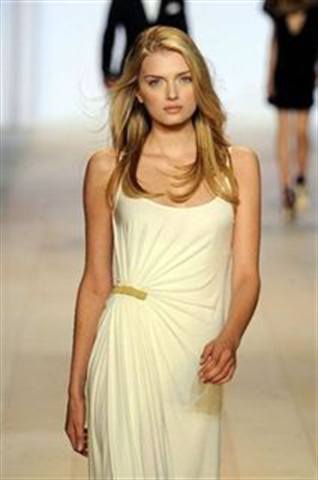 Spring 2010 Nail Trends from Fashion Week