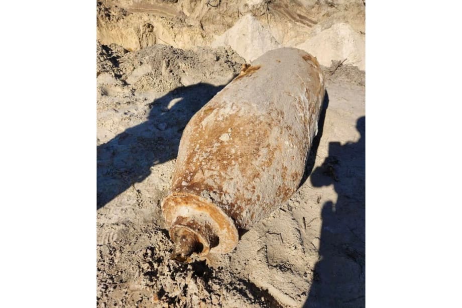 Florida Deputies Investigate Old Military Bomb Unearthed at Construction Site