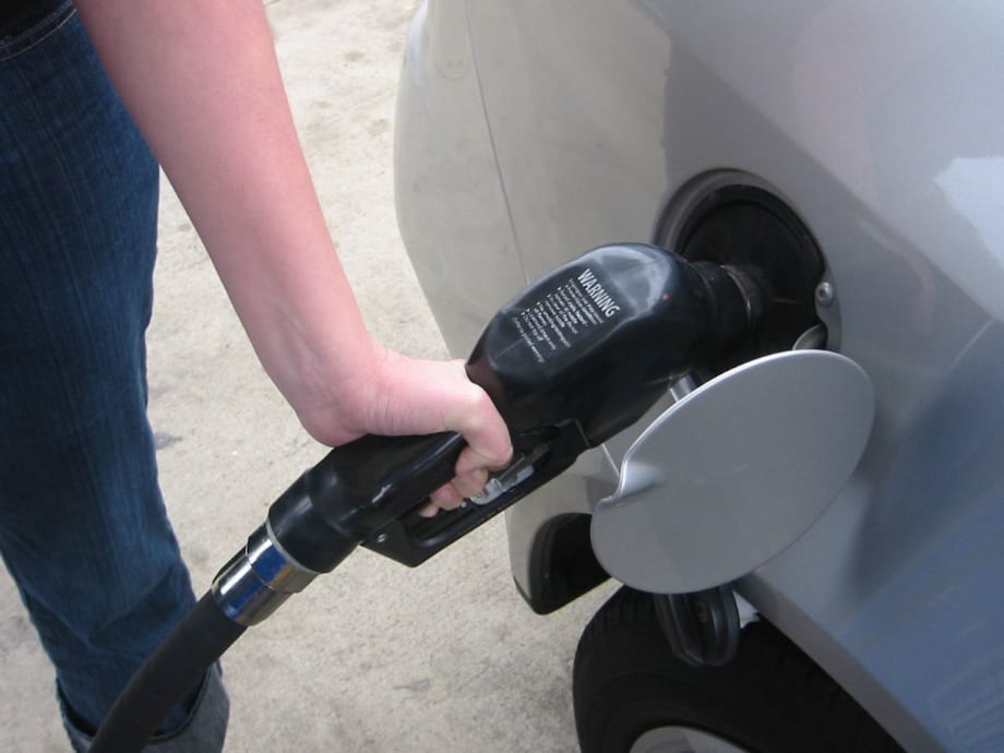 Fuel Economy Top Selling Point, Study Finds
