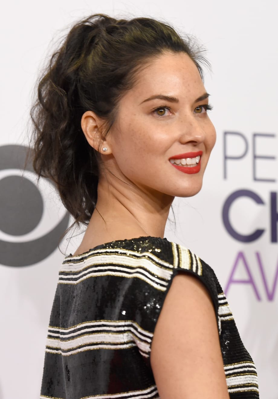 People’s Choice Awards: Olivia Munn’s Textured Ponytail