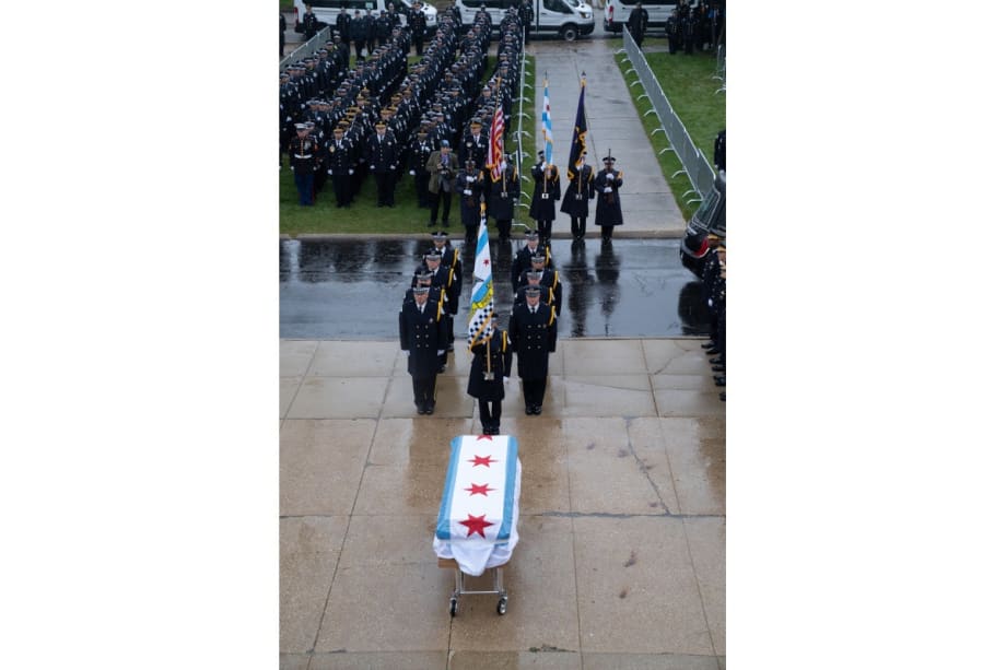 Chicago Mayor Told Not to Attend Slain Officer’s Funeral
