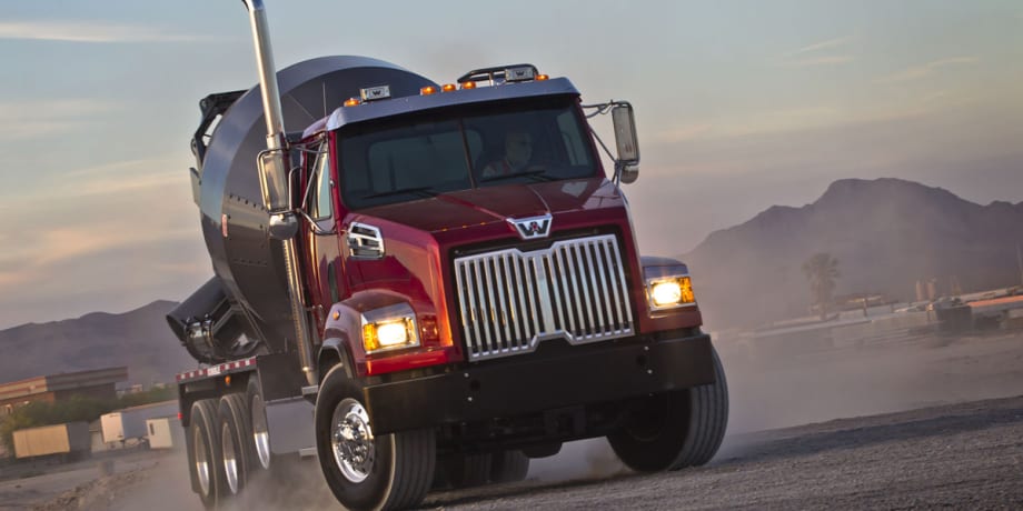 DTNA Recalls Certain Western Star, Freightliner Trucks for Fuel Leak 