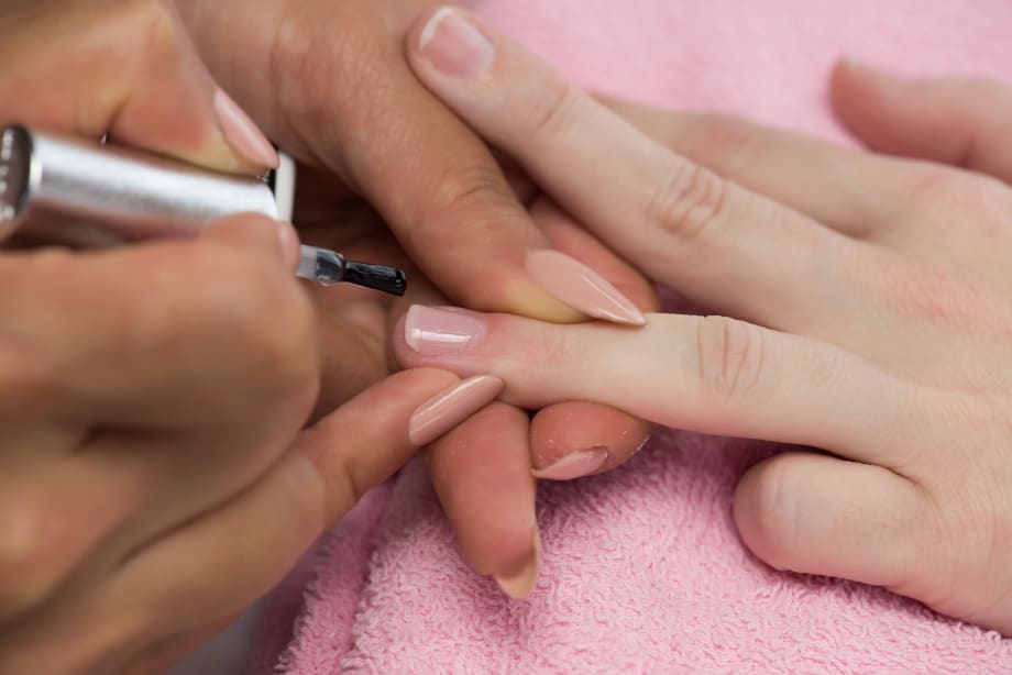 How to Help Your All-Natural Clients Fall In Love With Gel Services