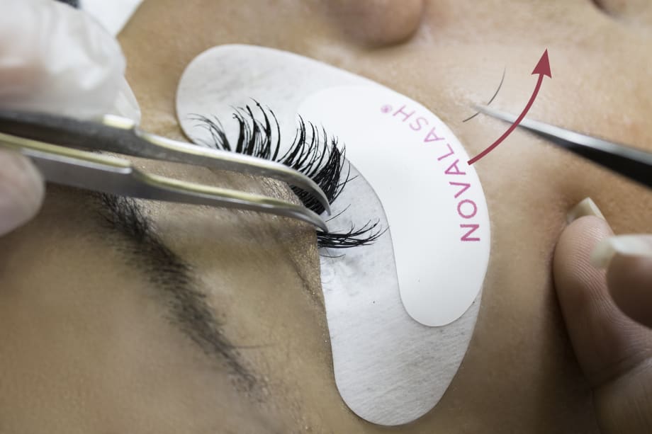 Lash Application How-to: Applying Oil-Proof & Instantly Waterproof Lashes