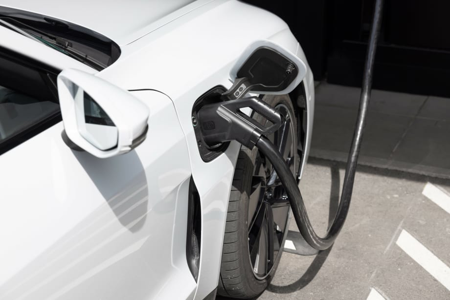 Fleets Face EV-Only Future as EU Parliament Votes for Zero-Emission Cars and Vans by 2035