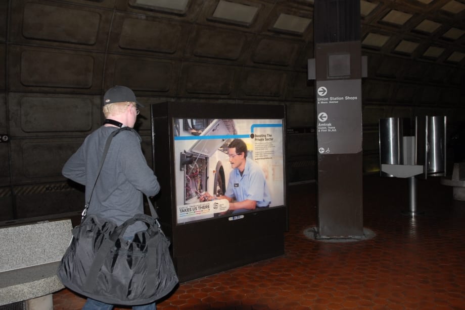 APTA ad campaign targets Congress, touts transit's benefits