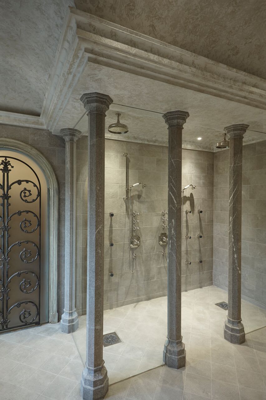 SPA TOUR: Fit For A King