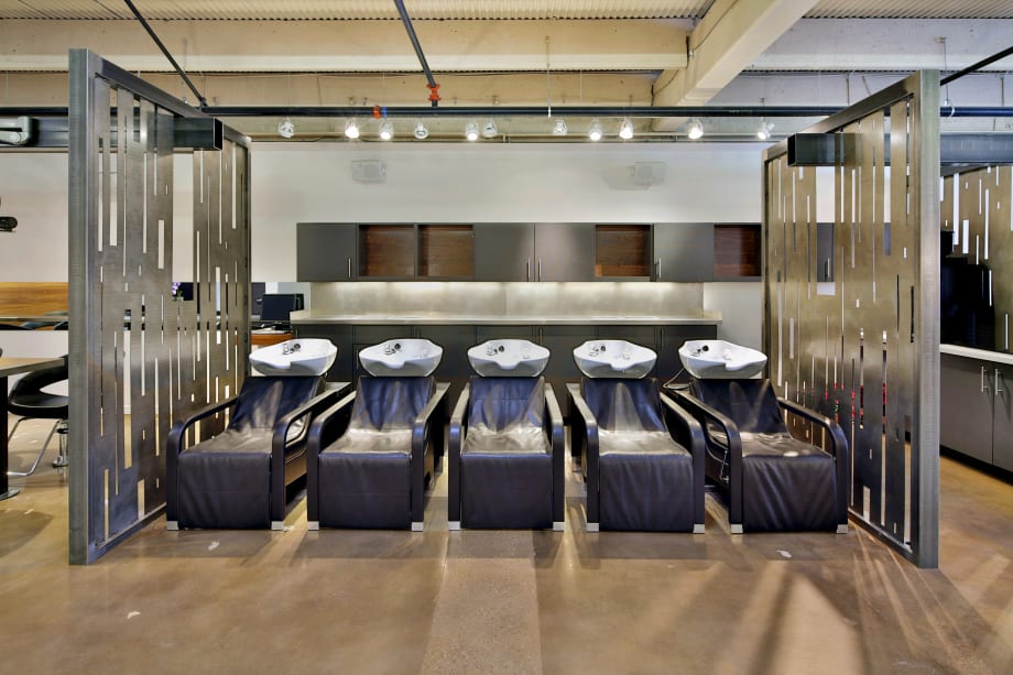 Salon Tour: Dominic Michael Salon