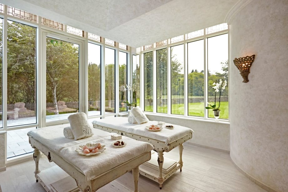 SPA TOUR: Fit For A King