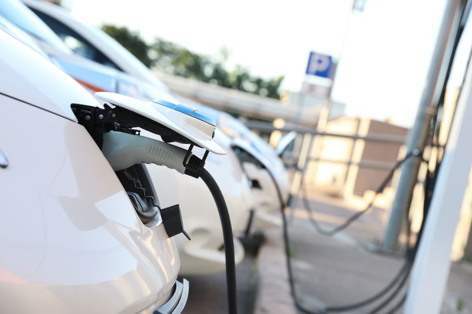 UK Fleets Mostly Electric By 2025 Says Arval Survey - Unlike Europe