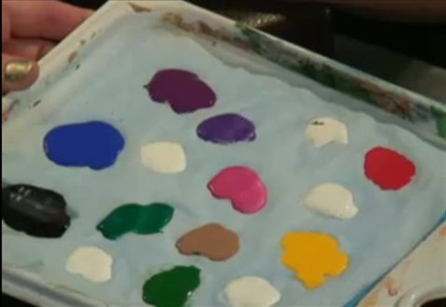 How to Make Nail Art : How to Set Up the Paint for Nail Art