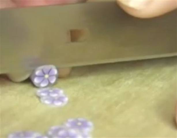 How To Slice NeoFlex Nail Art Canes
