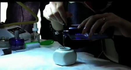 How to Keep Acrylic Liquid from Spilling