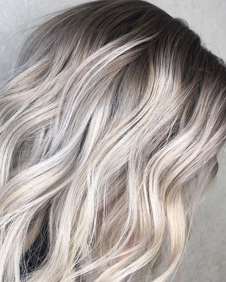 The Platinum Card Lightening Technique That's Behind Beautiful Blondes