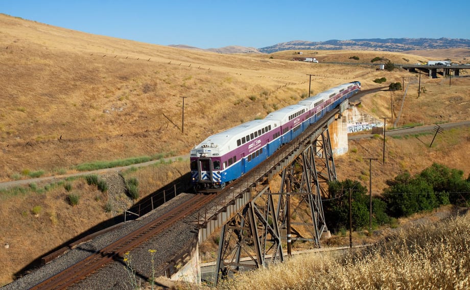 Service on Calif. commuter train line resumes following crash