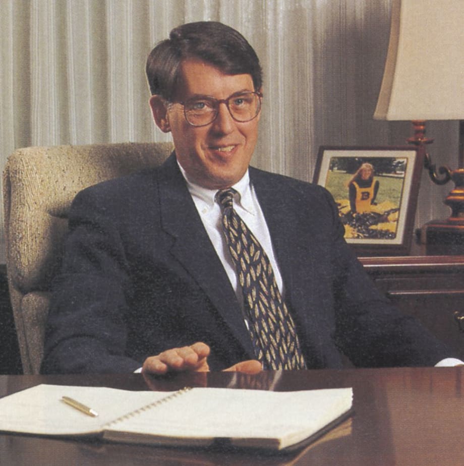 Chrysler's MacDonald Sets Customer Service as Top Priority