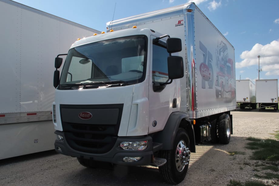 Quick Spin: Peterbilt Model 220