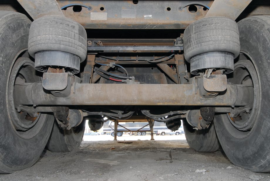 Trailers: Save Pounds By Looking Down