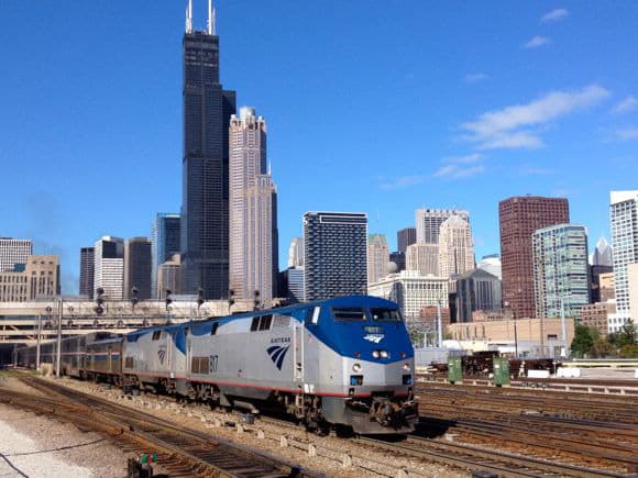 Gov. urges U. Illinois employees to use Amtrak