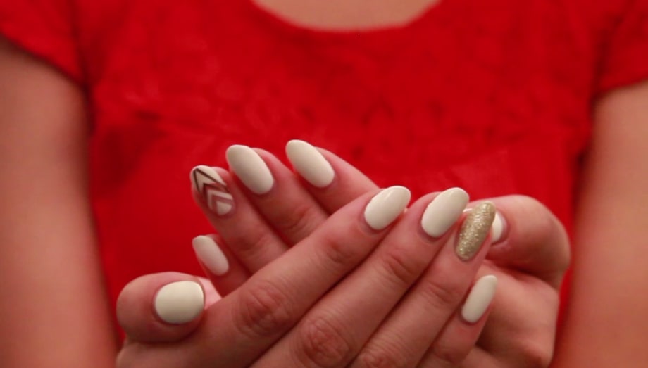 Every Hand Pose Ever for Nail Art Photos