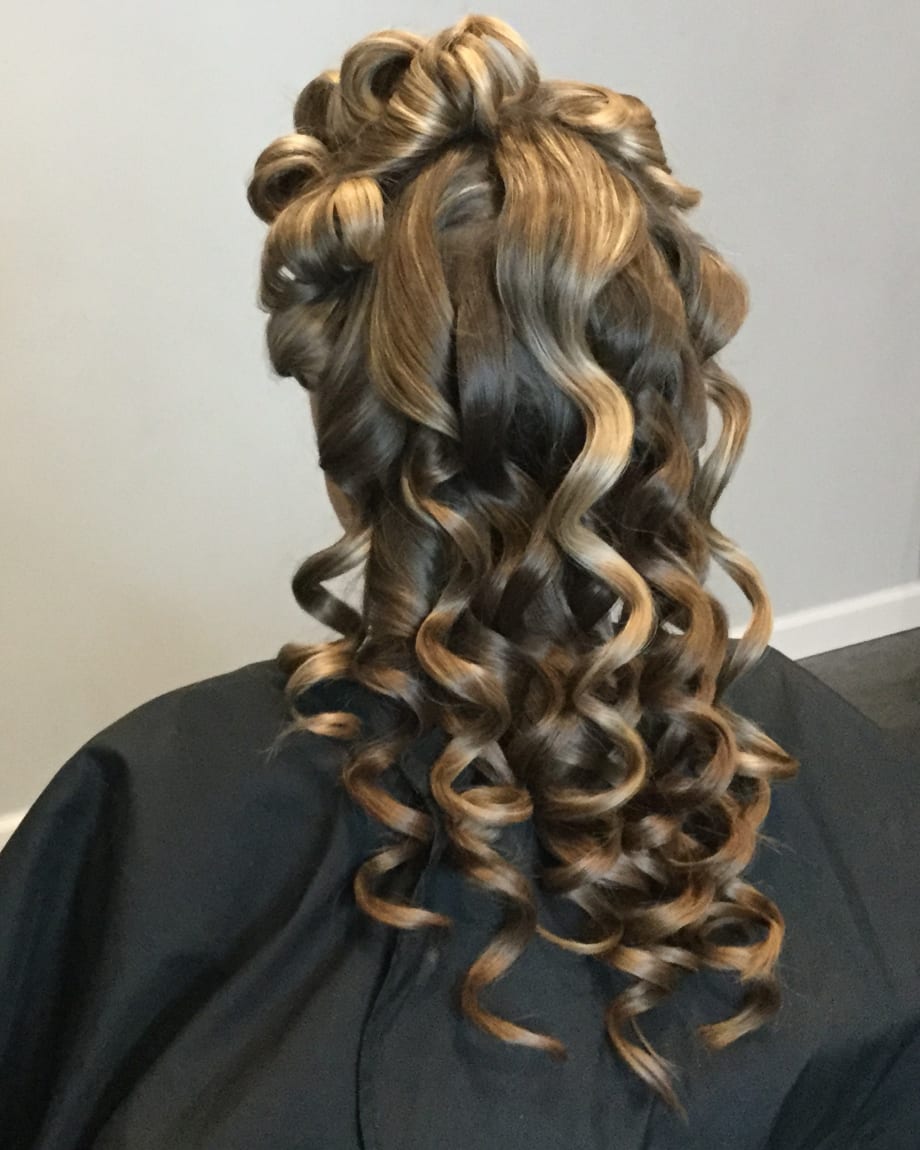 A Whole New Angle on Curls - Staying Ergonomically-Friendly with CurlBar